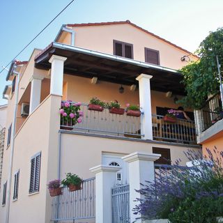 Apartmanok Parkolóhellyel Sutivan, Brac - 745 Sutivan (3)