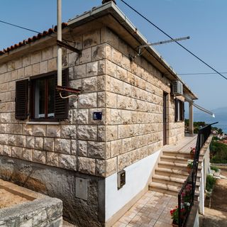 Apartmanok Parkolóhellyel Splitska, Brac - 2867 Splitska (3)