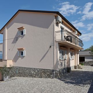 Apartmanok és Szobák Parkolóhellyel Vrbnik, Krk - 5299 Vrbnik (4)