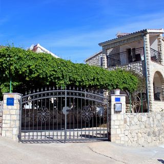 Apartmanok Családok Részére Medencével Rogac, Solta - 5183 Rogač (4)