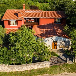 Apartmanok Családok Részére Medencével Krnica, Marcana - 7357 Krnica (2)