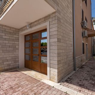 Apartmanok és Szobák Parkolóhellyel Duce, Omis - 10303 Duće (3)