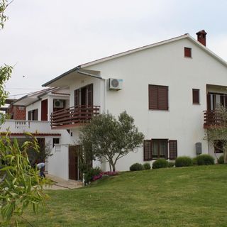 Apartmanok Parkolóhellyel Ljubac, Zadar - 6141 Ljubač (2)