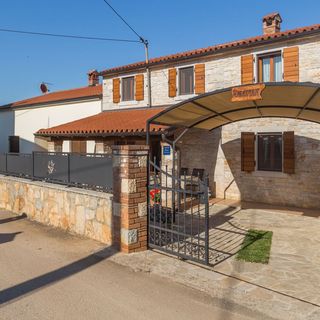 Apartmanok Parkolóhellyel Tar, Porec - 13245 Tar (2)