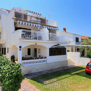 Családi Apartmanok A Tenger Mellett Razanj, Rogoznica - 10373 Ražanj (2)