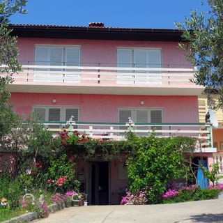 Apartmanok Családok Részére Medencével Barbat, Rab - 4988 Barbat (4)