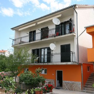 Apartmanok Parkolóhellyel Novi Vinodolski - 5514 (2)