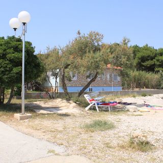 Családi Apartmanok A Tenger Mellett Ugljan - 828 (2)