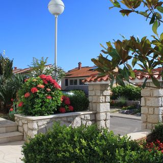 Apartmanok Parkolóhellyel Mali Losinj, Losinj - 8024 Mali Lošinj (2)