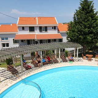 Apartmanok Családok Részére Medencével Kampor, Rab - 3213 Kampor (2)