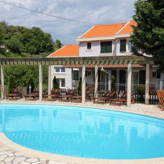 Apartmanok Családok Részére Medencével Kampor, Rab - 3213 Kampor (5)