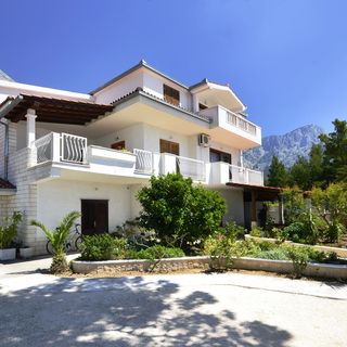 Apartmanok Családok Részére Medencével Baska Voda, Makarska - 12442 Baška Voda (2)