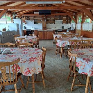 Udvaros Apartmanház Balatonlelle (2)