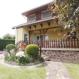 Modern Tetőtéri Apartman Balatonszepezd  (2)