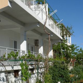 Apartmanok Parkolóhellyel Grebastica, Sibenik - 13978 Grebaštica (2)