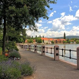 Sirály Panzió Tópart Tata (4)