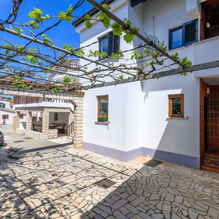 Apartmanok Parkolóhellyel Premantura, Medulin - 2228 Premantura (2)