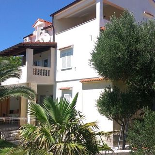 Apartmanok Parkolóhellyel Banjol, Rab - 14134 Banjol (2)