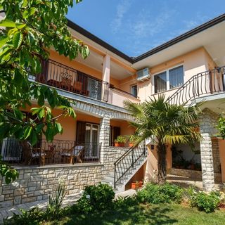 Apartmanok Parkolóhellyel Rovinj - 14153 (3)
