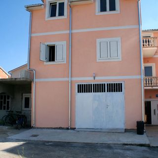 Apartmanok Parkolóhellyel Vodice - 4214 (2)