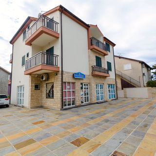 Apartments Karmen Primosten (2)