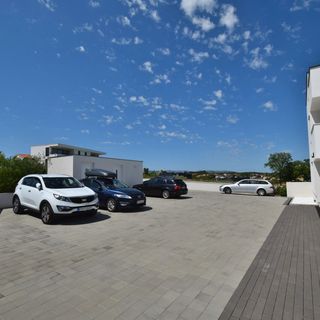 Apartments Niko Malinska (2)