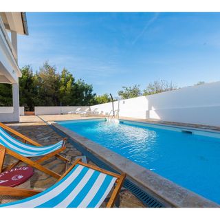 Villa More with pool and garden Rovanjska (2)