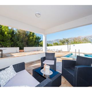 Villa More with pool and garden Rovanjska (4)