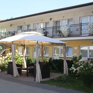 Pokoje i Apartamenty Oaza Łeba (2)