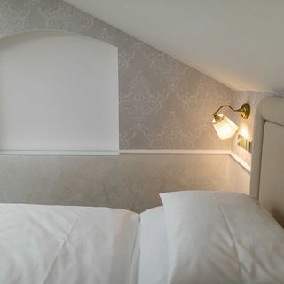 VILLA BASILEIA Riverside Karlovy Vary (5)