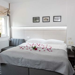 DOBRÁ CHATA Stachy (4)