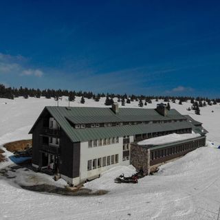 Dvorská bouda Strážné (3)