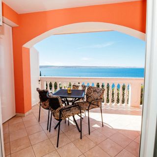 Apartmani Amari Starigrad (4)