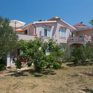 Apartmanok Gyermekes Családok Részére Novalja, Pag - 6490 Novalja (2)