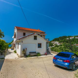 Apartments Ivan Kampor (4)