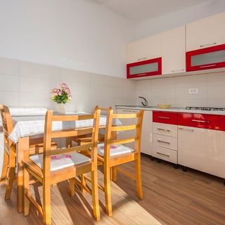 Apartmanok Parkolóhellyel Grebastica, Sibenik - 13978 Grebaštica (5)