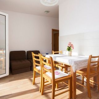 Apartmanok Parkolóhellyel Grebastica, Sibenik - 13978 Grebaštica (4)