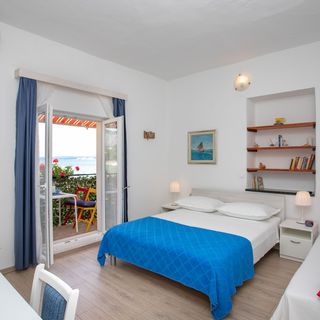 Családi Apartmanok A Tenger Mellett Duce, Omis - 8668 Duće (4)