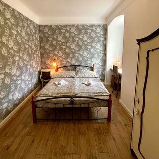 Penzion Zámek Lešany (2)