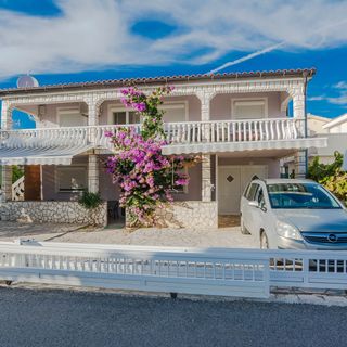 Apartmanok Parkolóhellyel Vir - 18569 (3)