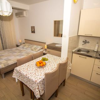 Apartmanok A Tenger Mellett Baska, Krk - 20424 Baška (4)