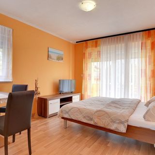 House Robert Medulin (5)