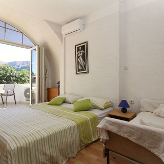 Apartments Stanko Brnabić Baska (4)