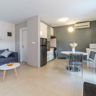 Apartmanok Parkolóhellyel Sutivan, Brac - 20155 Sutivan (5)