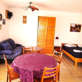 Apartmanok Parkolóhellyel Pag - 21220 (3)