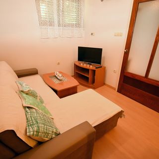 Apartmanok és Szobák Parkolóhellyel Palit, Rab - 21755 Palit (5)