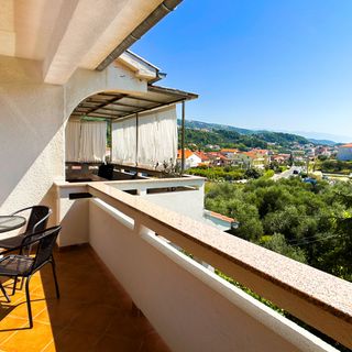 Apartmanok és Szobák Parkolóhellyel Palit, Rab - 21755 Palit (3)