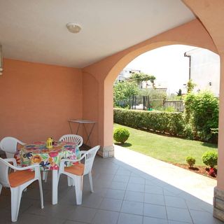 Apartmanok Parkolóhellyel Njivice, Krk - 21860 Njivice (4)