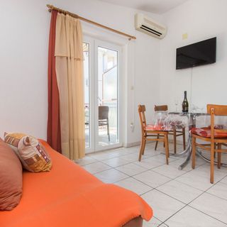 Apartmanok Parkolóhellyel Pirovac, Sibenik - 22646 Pirovac (4)