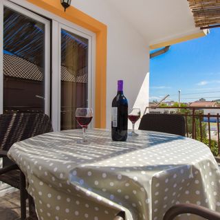 Apartmanok Parkolóhellyel Pirovac, Sibenik - 22646 Pirovac (3)